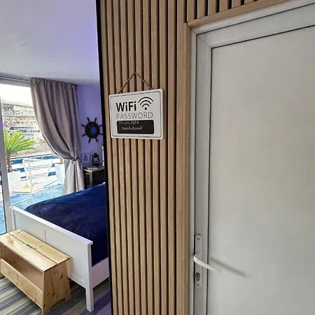 Oh, Mon Bateau! No Running Water, Bez Tekuce Vode