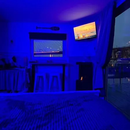 Chalet Oh, Mon Bateau! No Running Water, Bez Tekuce Vode Belgrade