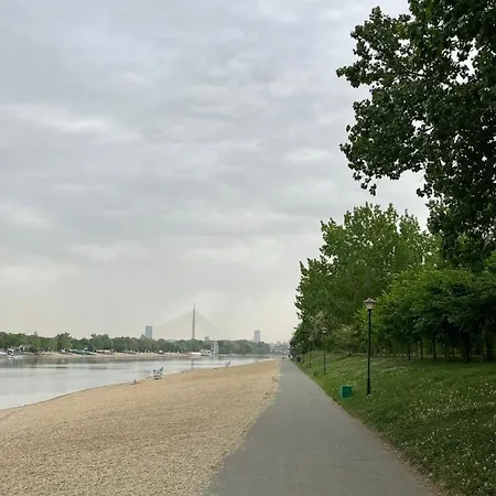 Oh, Mon Bateau! No Running Water, Bez Tekuce Vode
