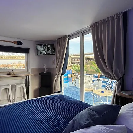 Chalet Oh, Mon Bateau! No Running Water, Bez Tekuce Vode Belgrade