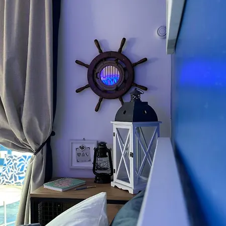 Oh, Mon Bateau! No Running Water, Bez Tekuce Vode Chalet Belgrade