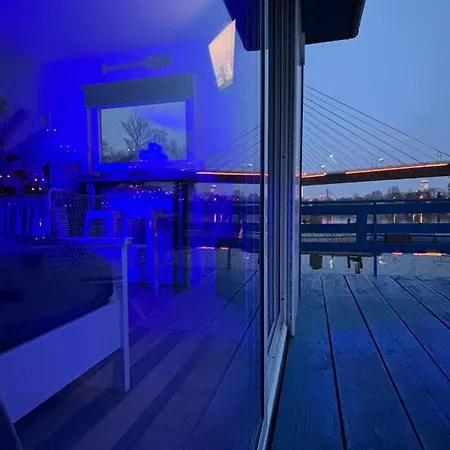 Chalet Oh, Mon Bateau! No Running Water, Bez Tekuce Vode Belgrade