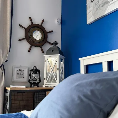 Oh, Mon Bateau! No Running Water, Bez Tekuce Vode