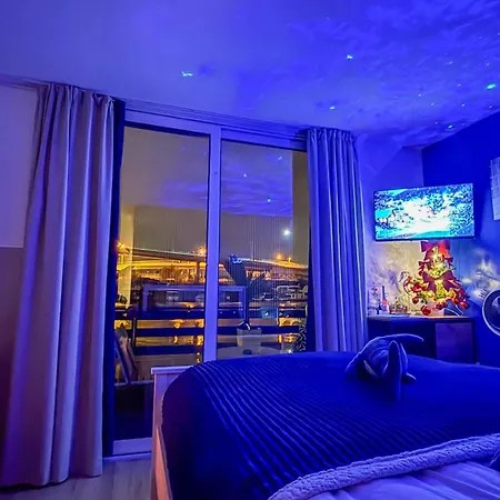 בקתה Oh, Mon Bateau! No Running Water, Bez Tekuce Vode בלגרד