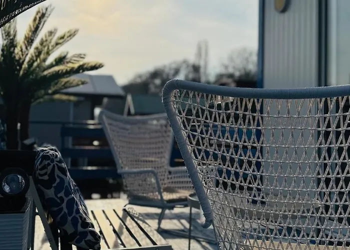 Oh, Mon Bateau! No Running Water, Bez Tekuce Vode בלגרד