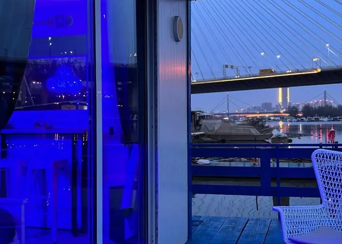 בקתה Oh, Mon Bateau! No Running Water, Bez Tekuce Vode *